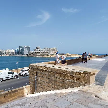 Sea Steps Apartamento La Valeta